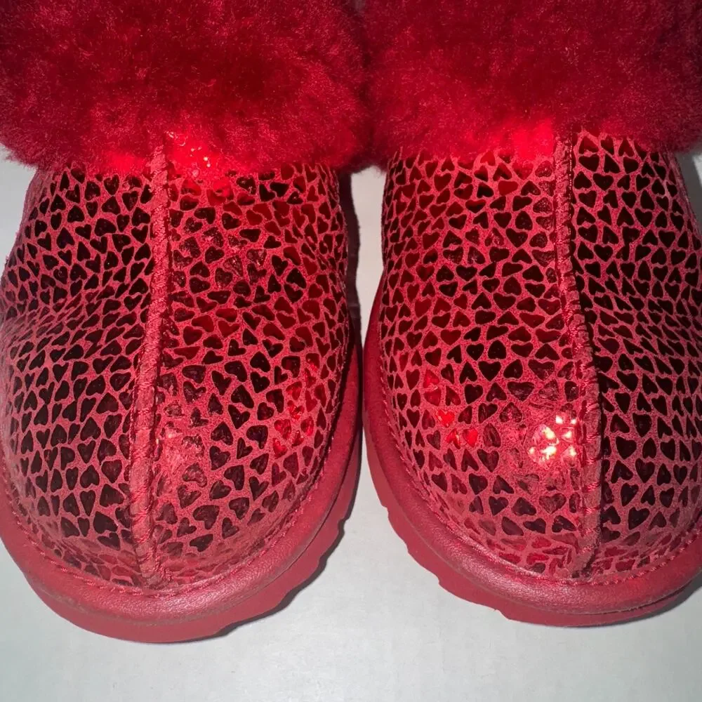 UGG Girl 5 Slippers Cozy II Gel Hearts Loungewear Comfy Warm Cozy Holiday